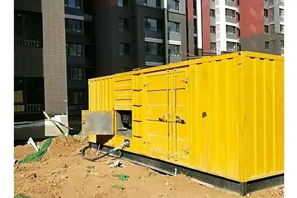 运河发电机租赁中燃油压力过低会对发动机的哪些部件造成损坏？