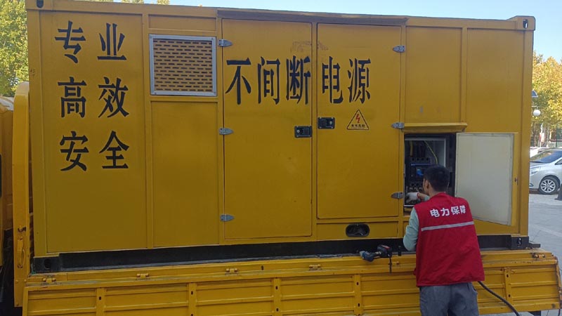 运河柴油发电机组和UPS电源配合使用时，如何避免切换过程中的电力中断？