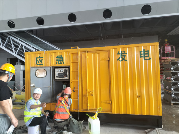 运河怎样判断空气滤清器是否需要更换？